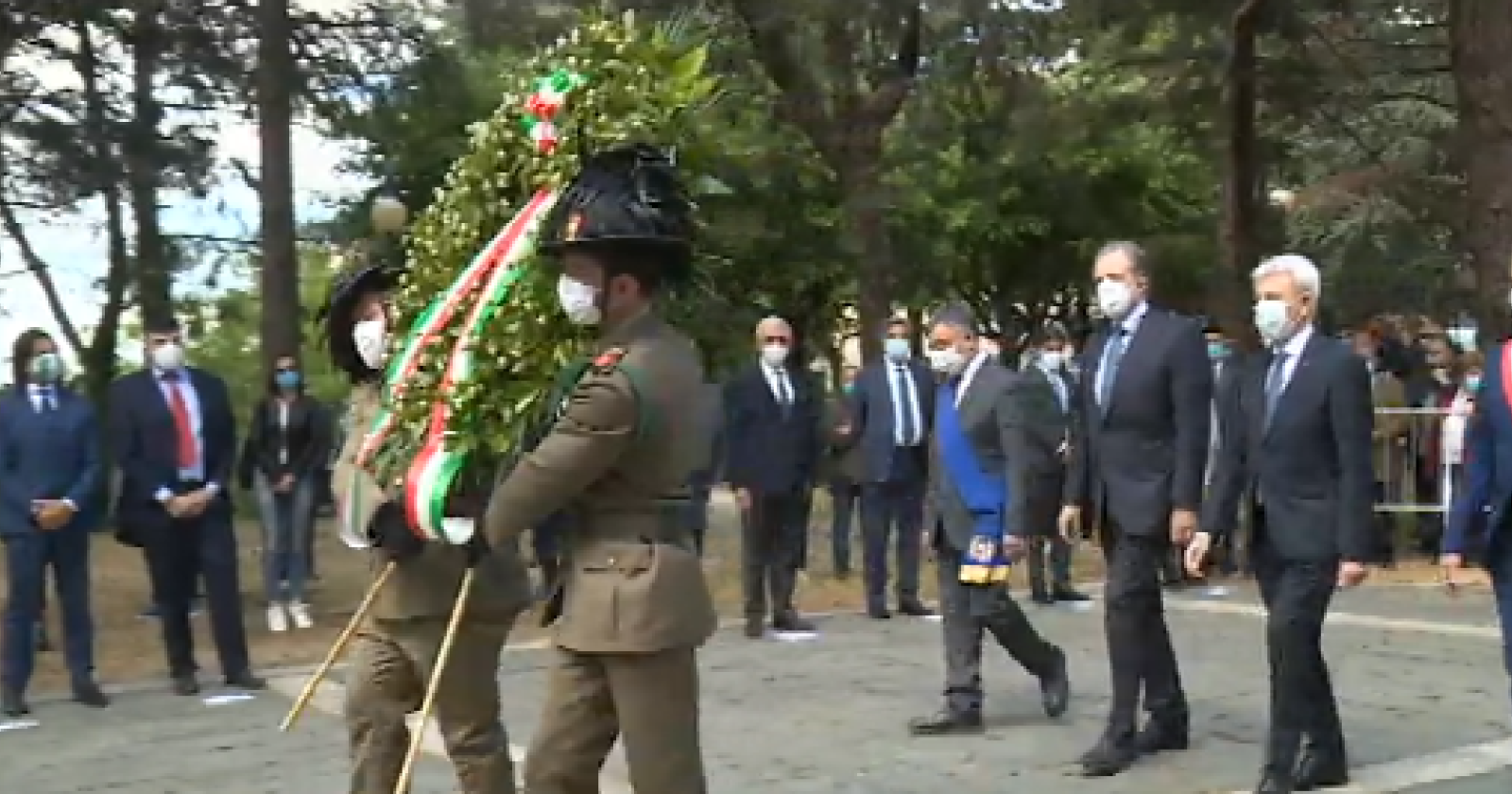 Festa del 2 Giugno: solo brevi celebrazioni in Basilicata. Corone deposte davanti ai monumenti ai caduti a Potenza e Matera