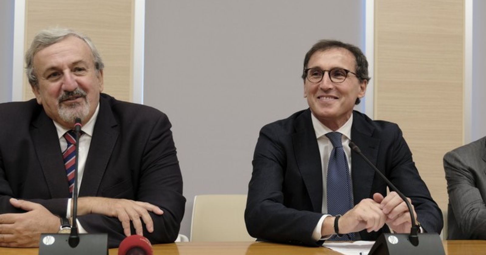 Regionali, l'appello insistente di Emiliano e Boccia ai 5 Stelle: «Lasciamo il passato alle spalle, camminiamo insieme»