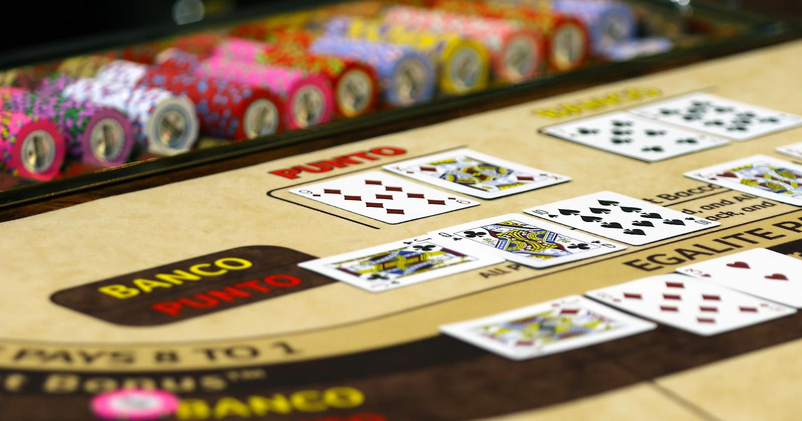 Baccarat: regole e punteggi