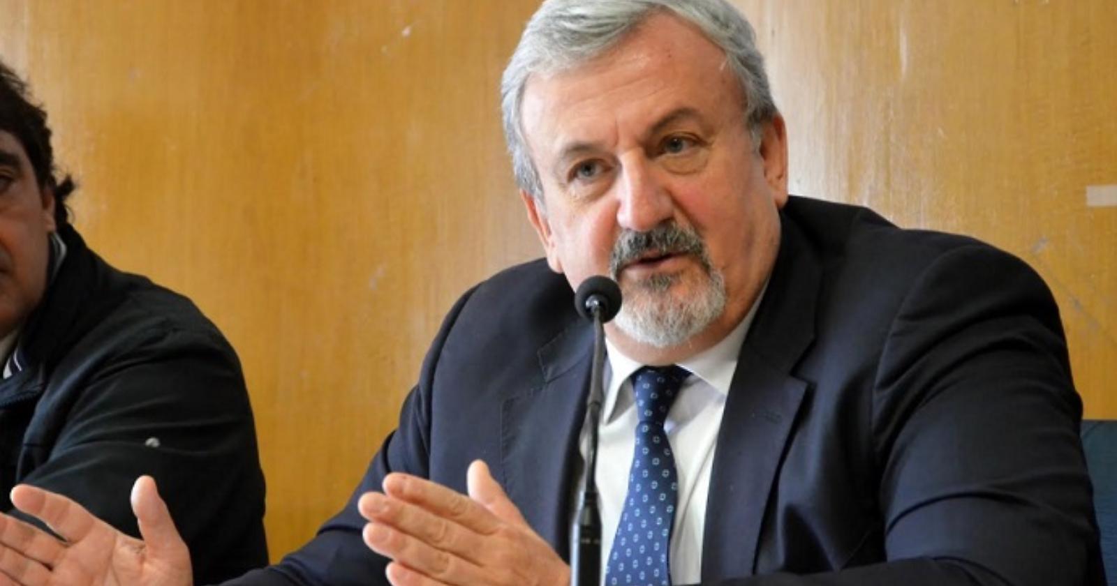 Regionali, Emiliano: «Qualcuno ha paura della candidatura di Lopalco». Coro di sostegno dei colleghi per il virologo pugliese