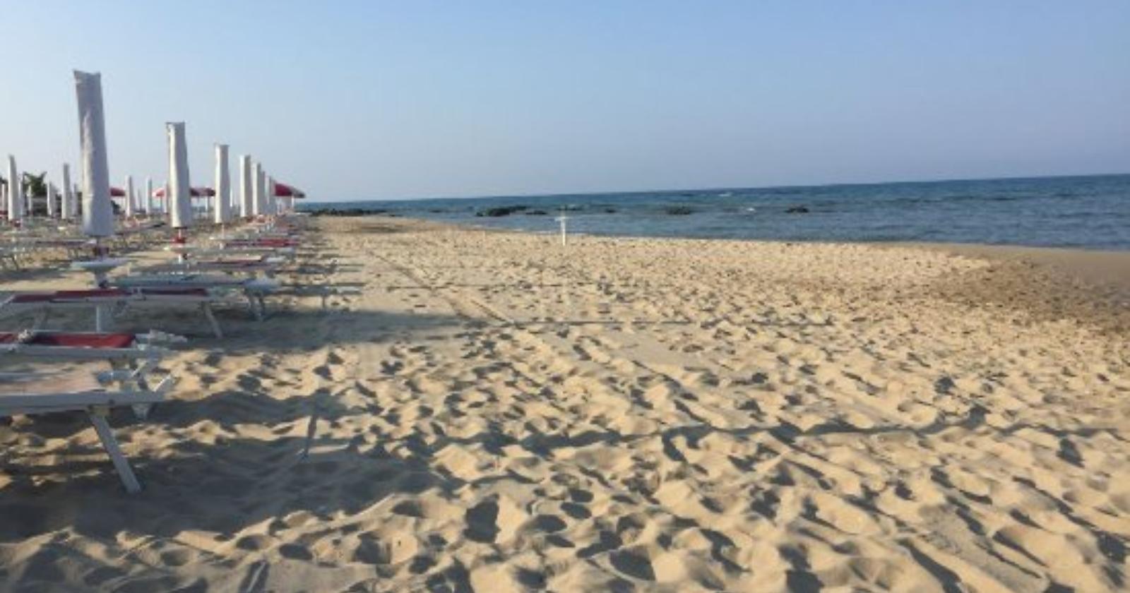 Capitano dell'Esercito salva una donna che stava affogando a Marina di Lesina