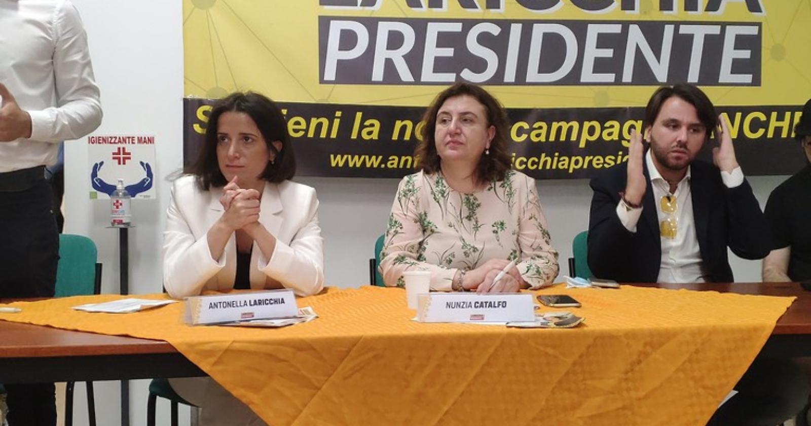 Regionali, Crimi smentisce possibile accordo 5 Stelle-Pd per Emiliano in Puglia: «Nessun passo indietro chiesto ad Antonella»
