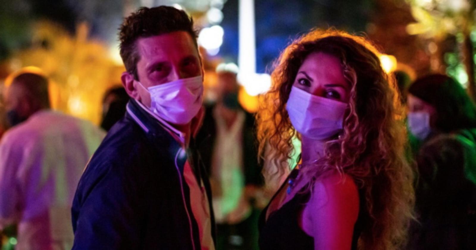 Coronavirus, chiusura delle discoteche e mascherine dalle 18 alle 6 del mattino nei luoghi e locali pubblici