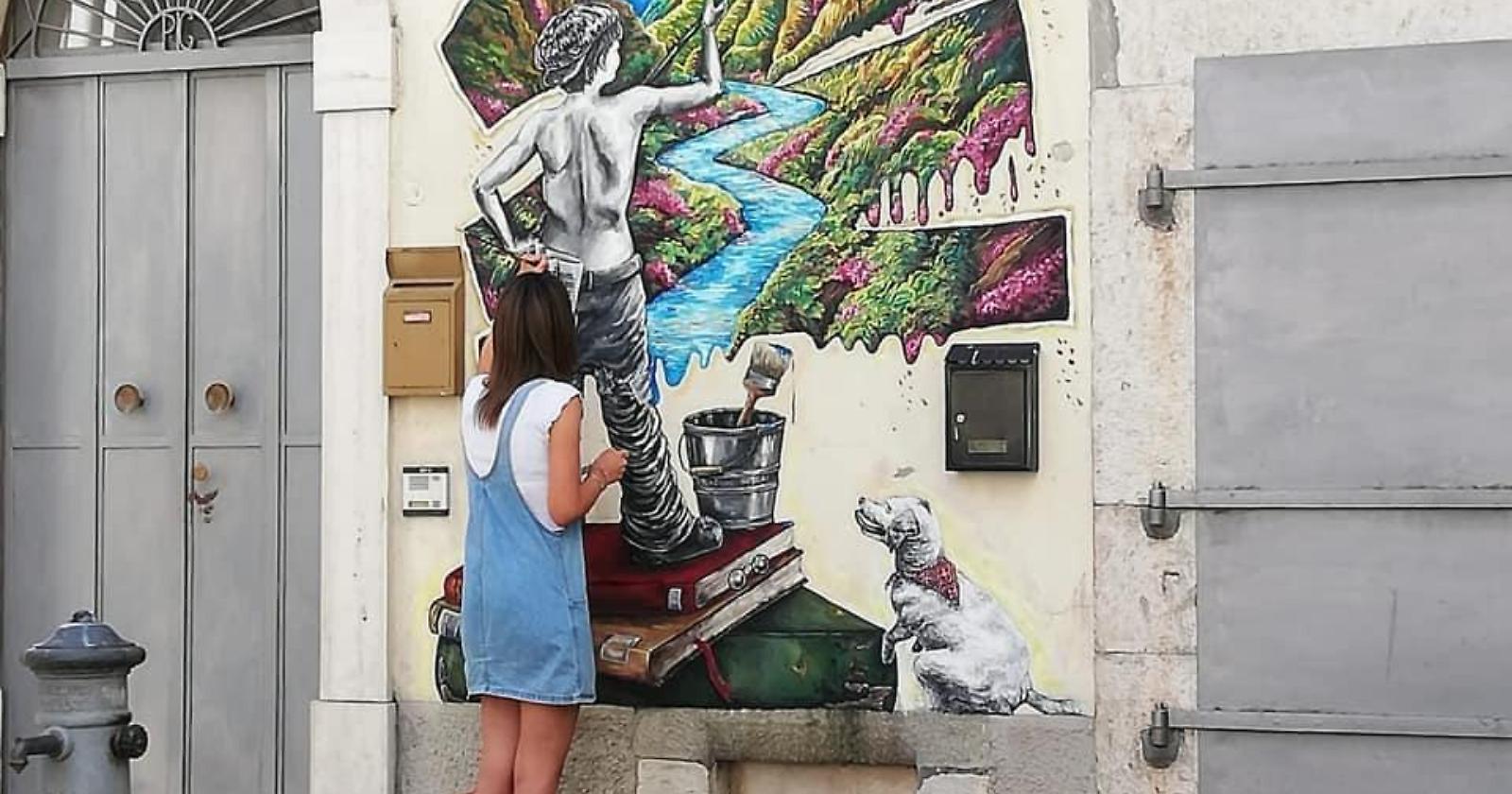 Soluzione onirica: l’artista Rossana D’Andreatta colora le mura di Venosa 