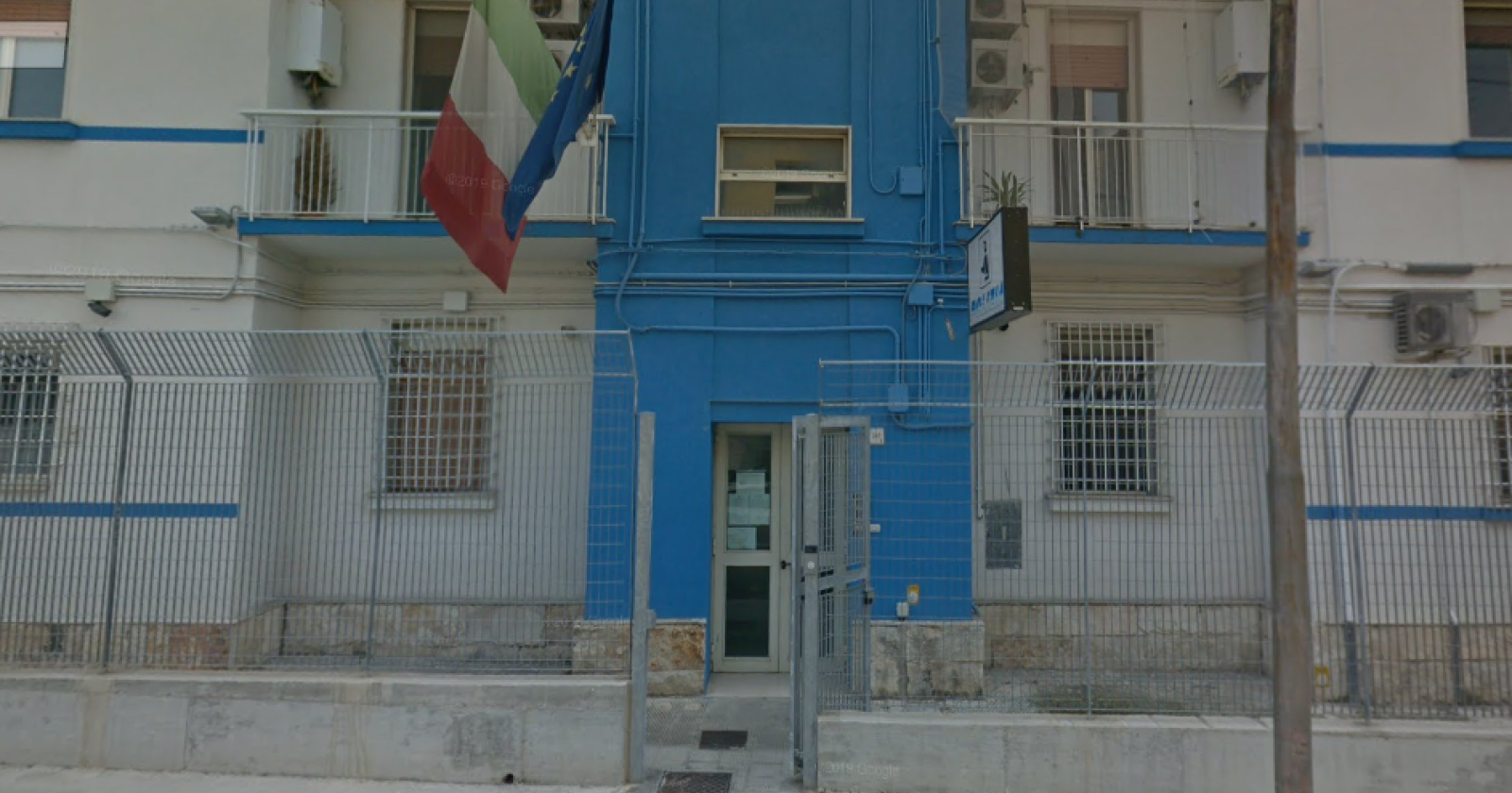 Bomba carta al commissariato di Polizia di Canosa