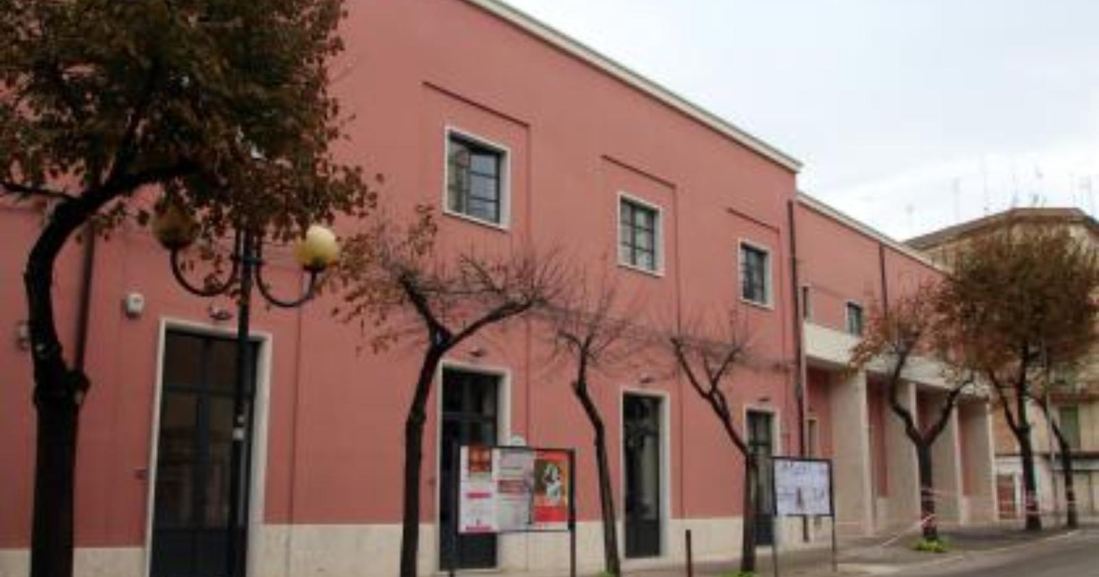 Resta in carcere l'extracomunitario che ha picchiato violentemente una donna che gli chiedeva di indossare la mascherina nella Cgil