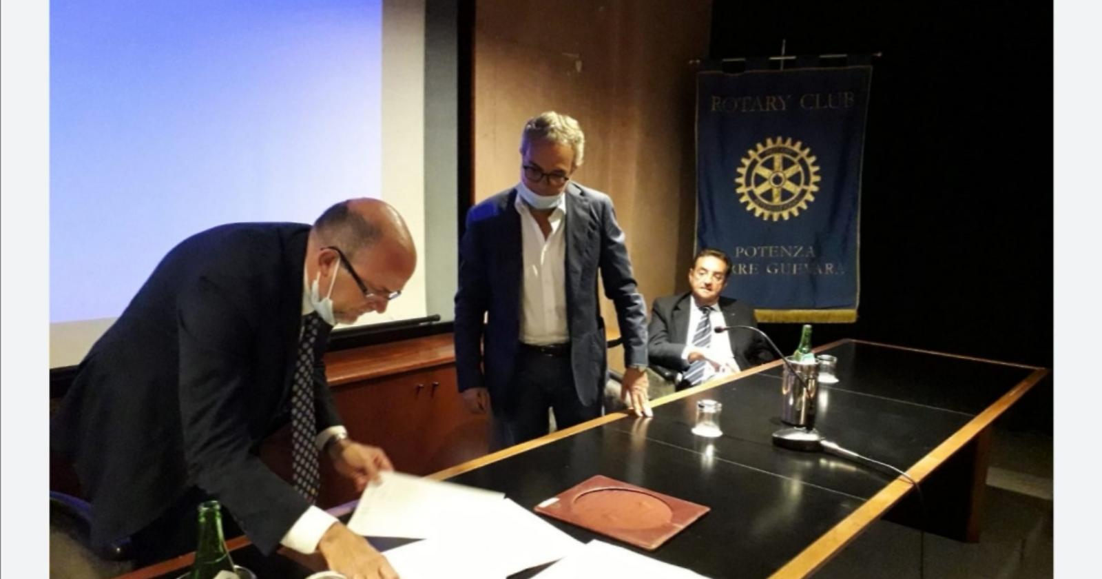 Scuola: Siglato protocollo tra il Rotary Club Torre Guevara Potenza e Istituto Einstein De Lorenzo sul service learning