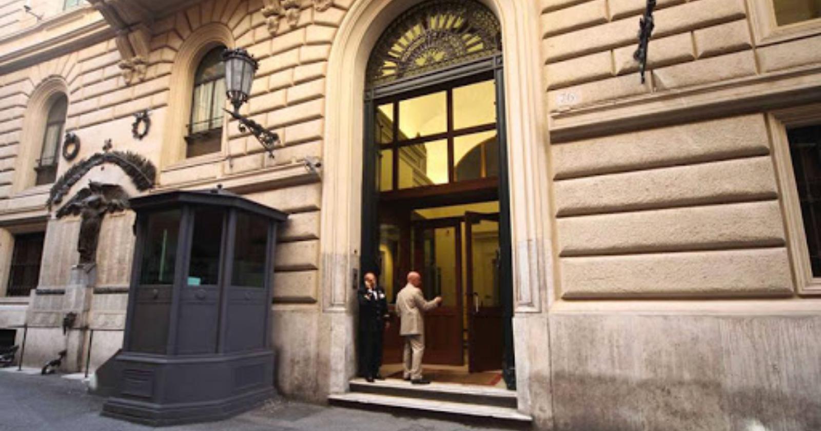 Elezioni regionali, l'Antimafia scova degli impresentabili nelle liste elettorali in Campania e in Puglia