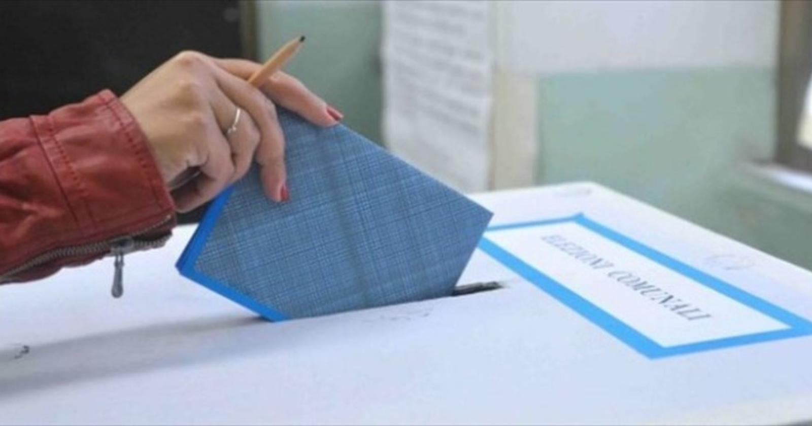 Elezioni, le Asl della Puglia: «Le matite nei seggi ordinari non vanno sanificate ad ogni voto»
