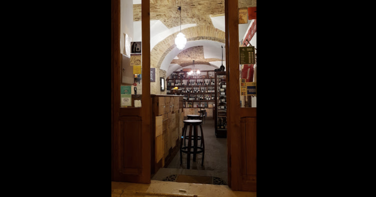 Criminalità spavalda a Foggia: rubano in un ristorante mentre è in corso operazione anticrimine delle forze dell'ordine