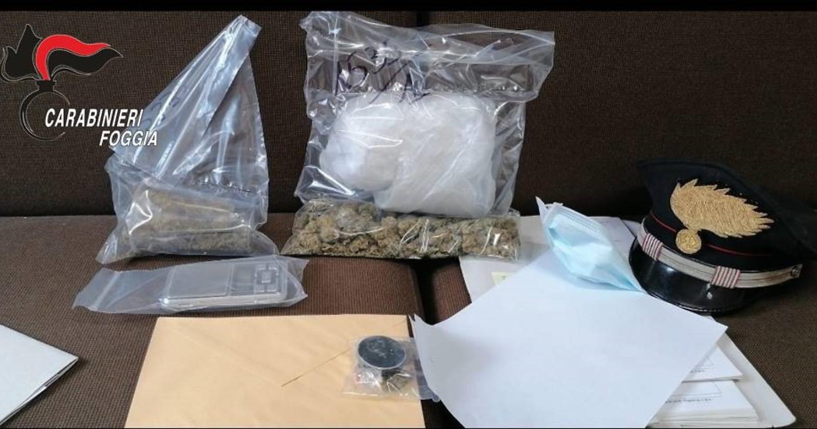 A Biccari i Carabinieri pizzicano 25enne per possesso e spaccio di droga
