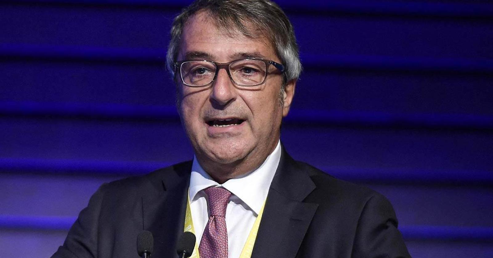 Cartabellotta prova a rubare la scena ai virologi cantanti: «È il momento giusto per il Green Pass obbligatorio a messa»
