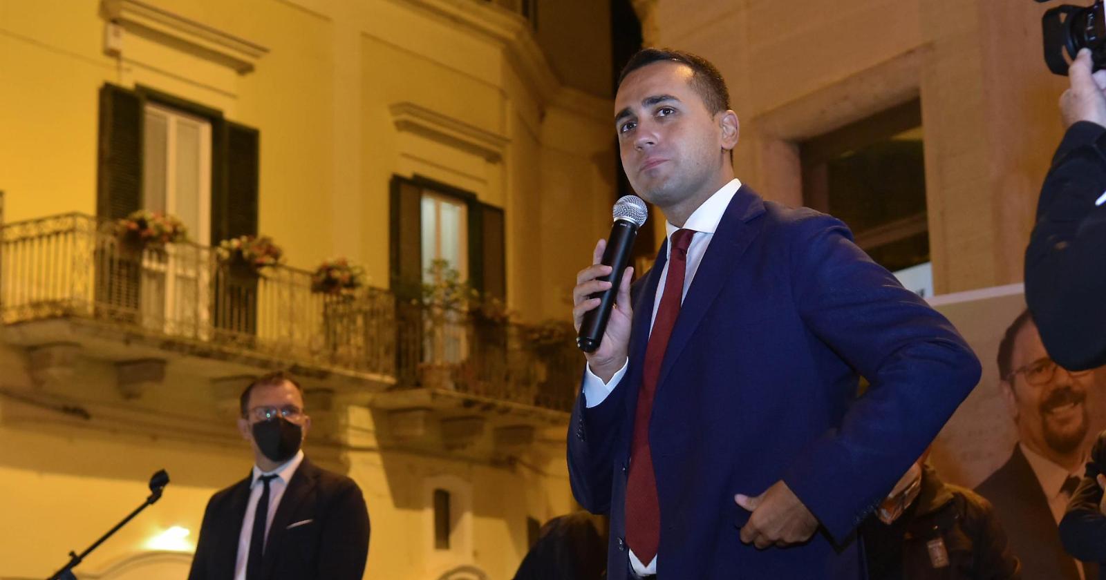 Di Maio riparte dalla gente e convoca a Matera gli "stati generali" del popolo grillino 