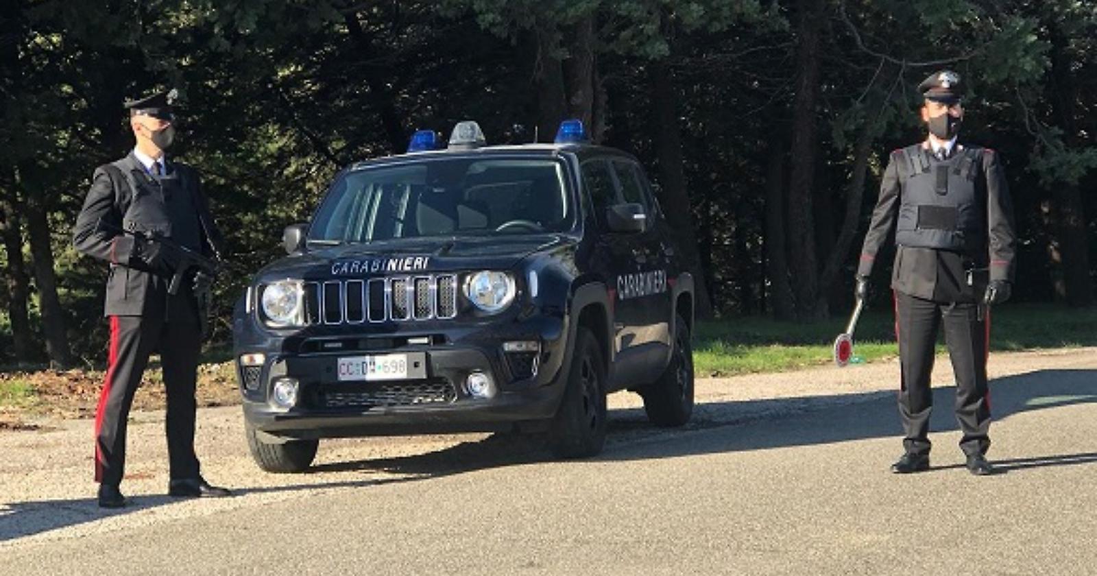 Ruba offerte in chiesa e compra sostanze: denunciato