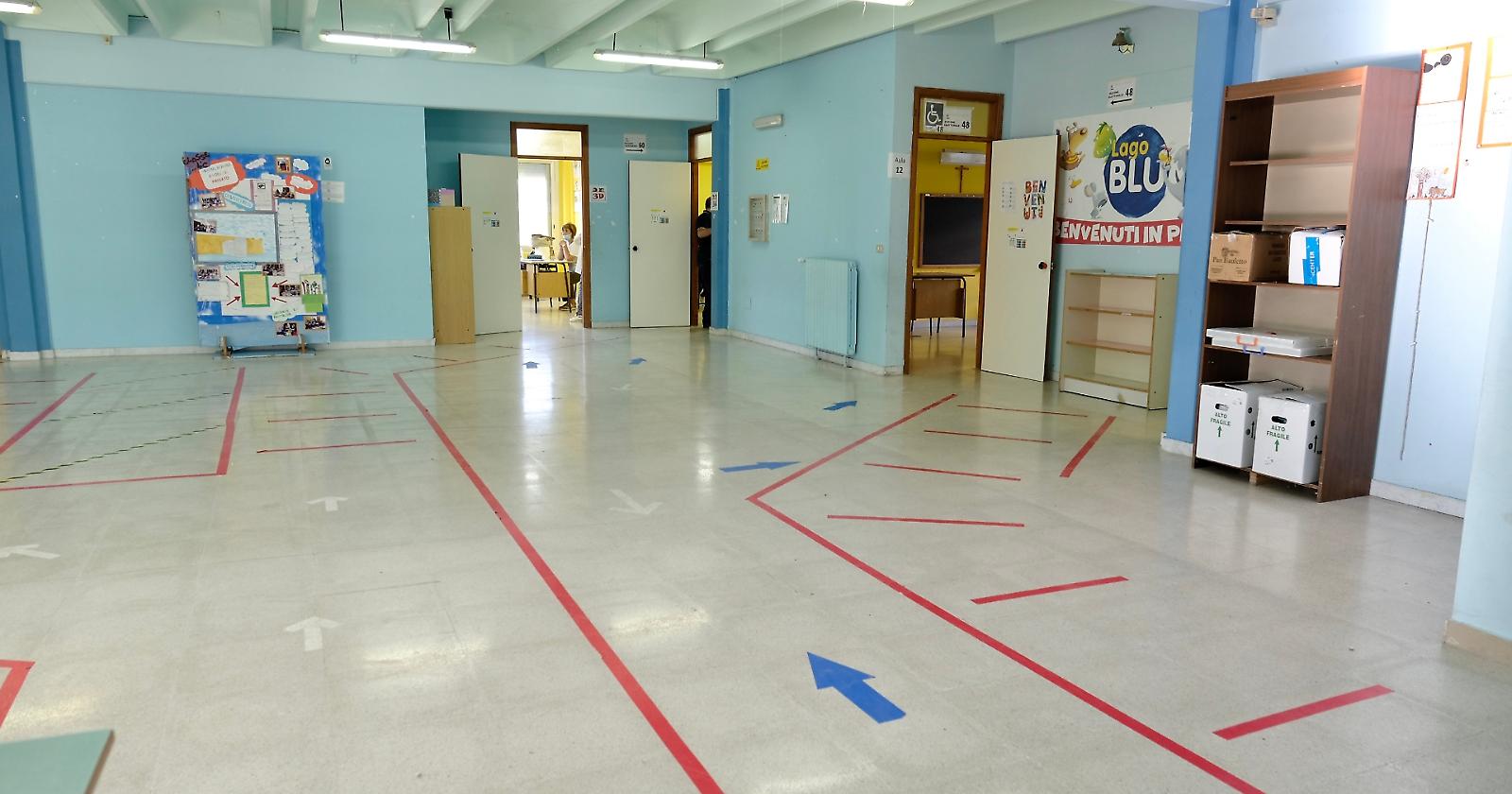 Scuole, in Puglia Emiliano dispone la didattica digitale integrata nelle superiori per almeno il 75% delle lezioni