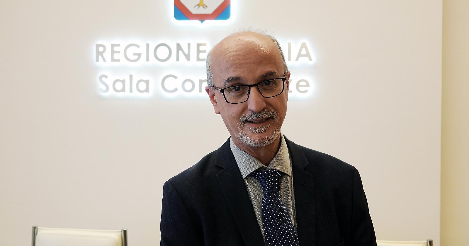 Lavoro, casa e un buon libro: questa la ricetta di Lopalco contro il Coronavirus che in Puglia  fa altri 626 contagi e 9 morti