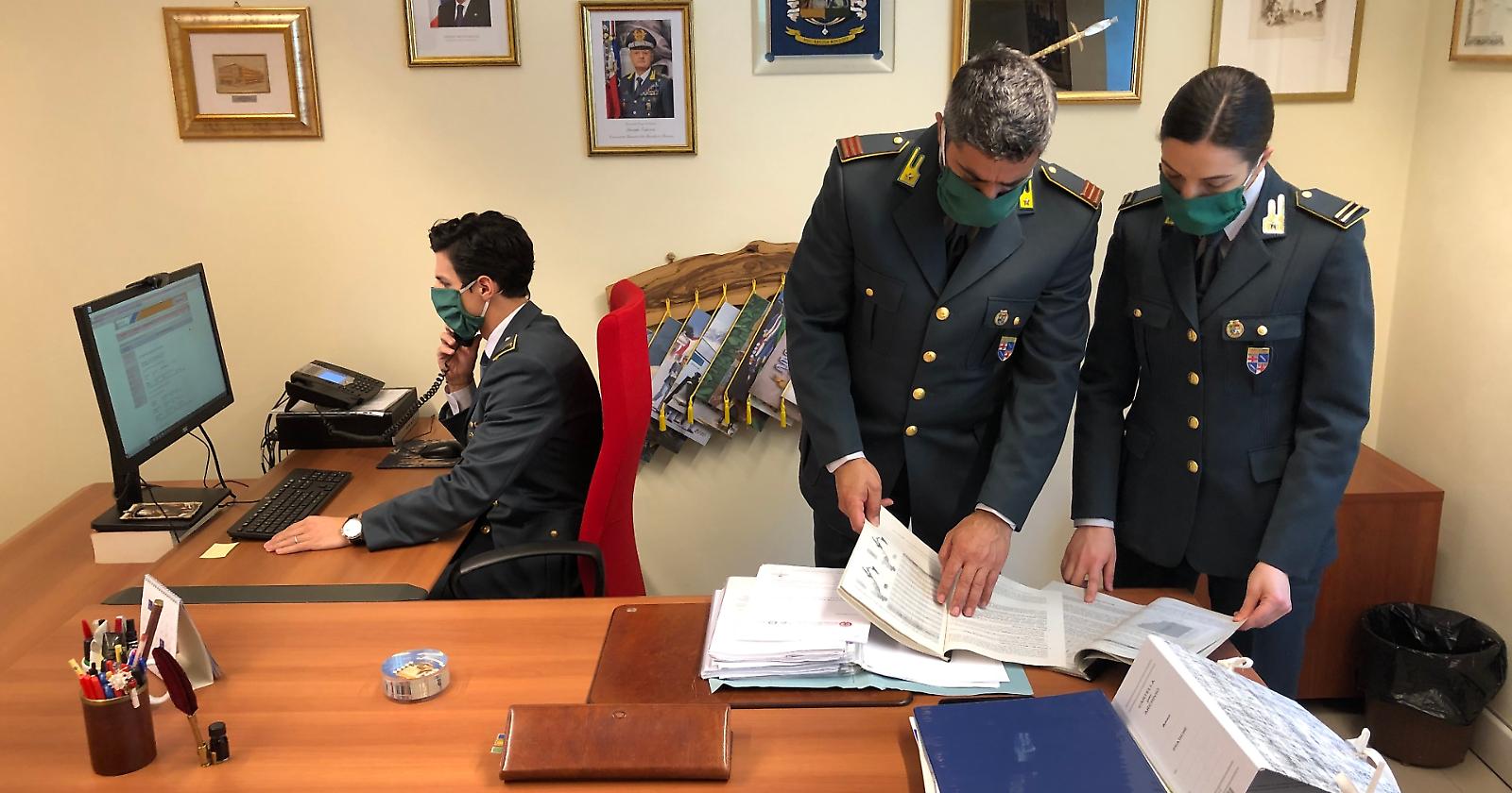 La GdF di Bologna incastra un notaio di Cerignola nel  "doppio pacco" di un commerciante d'auto