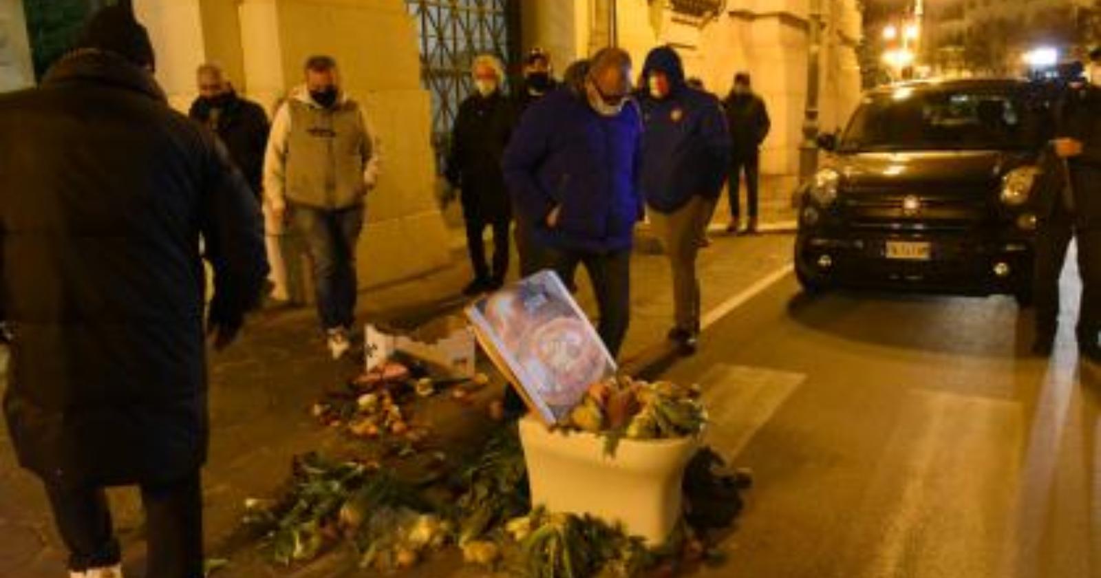 La protesta dei ristoratori di Foggia contro la zona arancione di Emiliano finisce in Prefettura