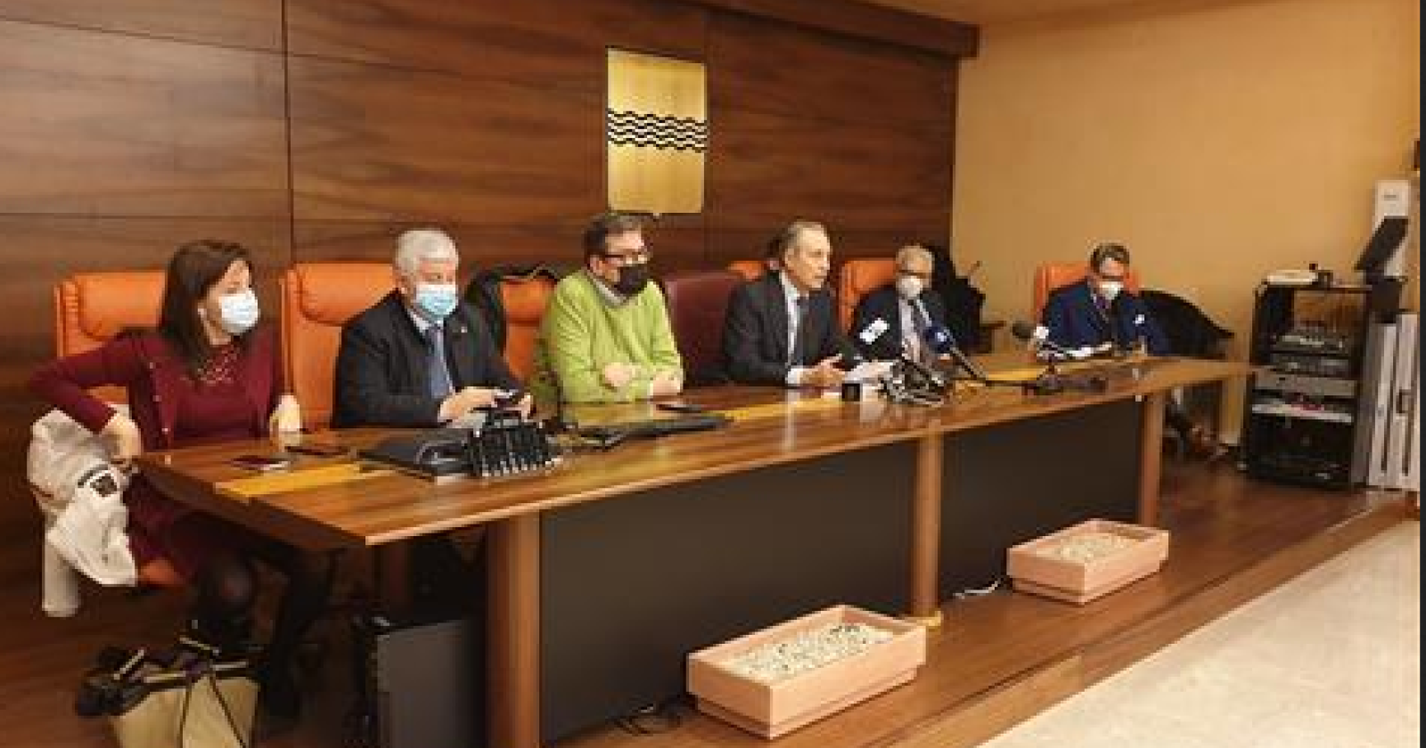 L'opposizione trema, Bardi annuncia una conferenza stampa sul disavanzo: «Dovremo tagliare alcuni costi»