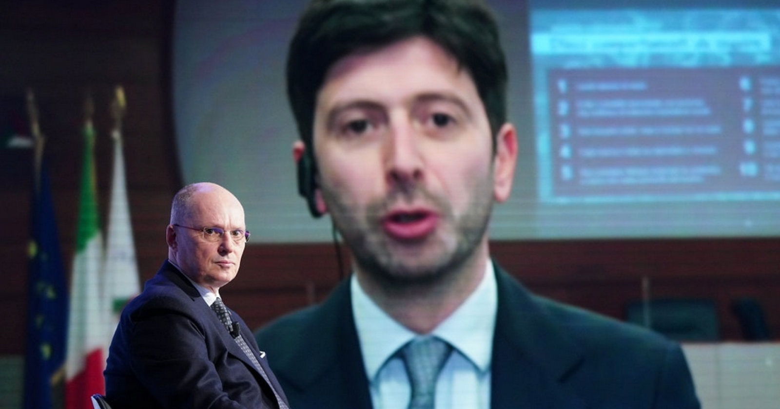 Il green pass non crea luoghi sicuri, ci arriva anche Ricciardi: «Verso stop green pass ai positivi»
