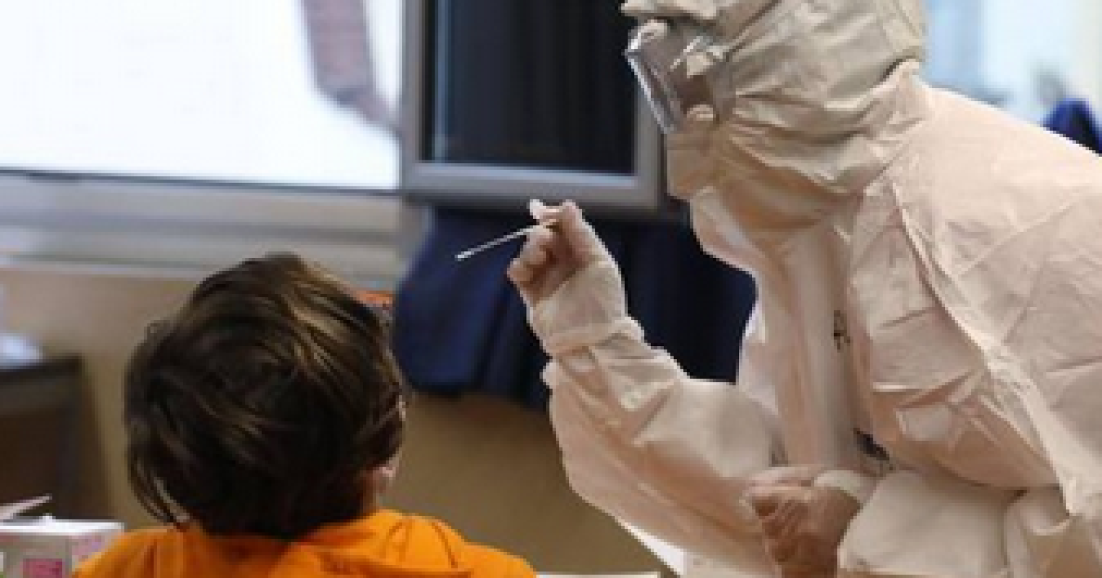 Coronavirus, via allo screening: studenti delle superiori di Potenza in fila 