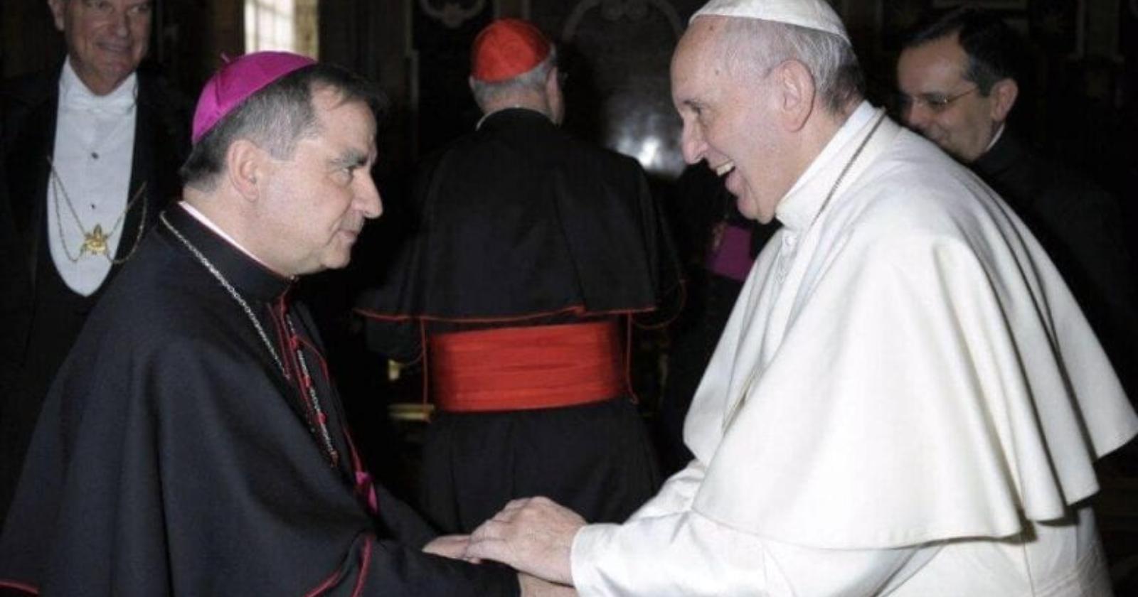 Le dinamiche del caso Becciu, l'avvicinamento alla Cina e i conti in passivo stanno minando l'immagine della Chiesa