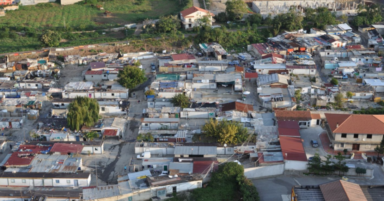 Focolai nei quartieri rom: dal Lazio alla Calabria tra il rifiuto di sottoporsi al tampone e quarantene violate. Ferro (FdI) suona la sveglia al ministro Lamorgese: «Si rischia la bomba sanitaria»