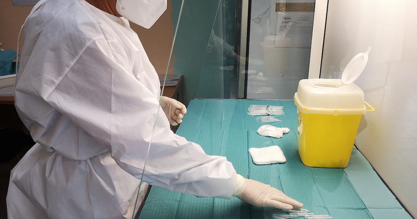 Coronavirus, situazione critica in Puglia. Lopalco: «Ospedali pieni, contagi soprattutto tra i giovani. Acceleriamo con i vaccini»