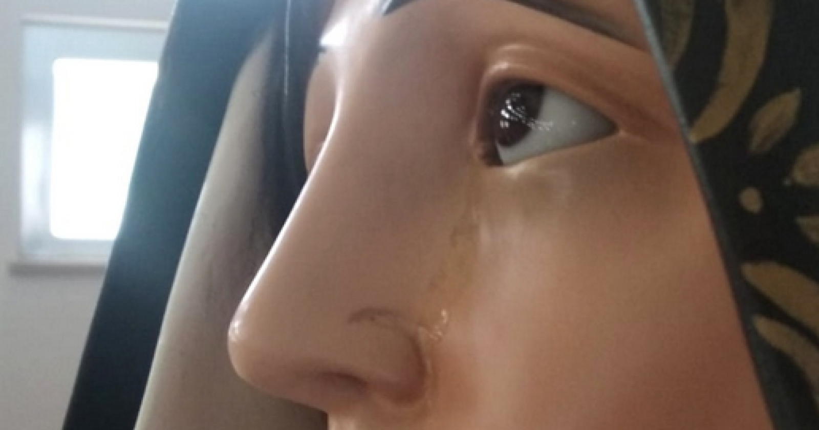 Pisticci, madonna in lacrime, il vescovo manda don Filippo Lombardi e un medico per gli accertamenti