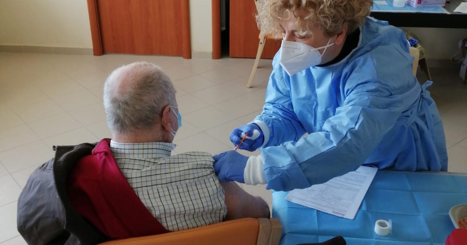 Vaccinazioni a rilento in Puglia e in Basilicata dove Bardi si "rivende" politicamente numeri che non ha