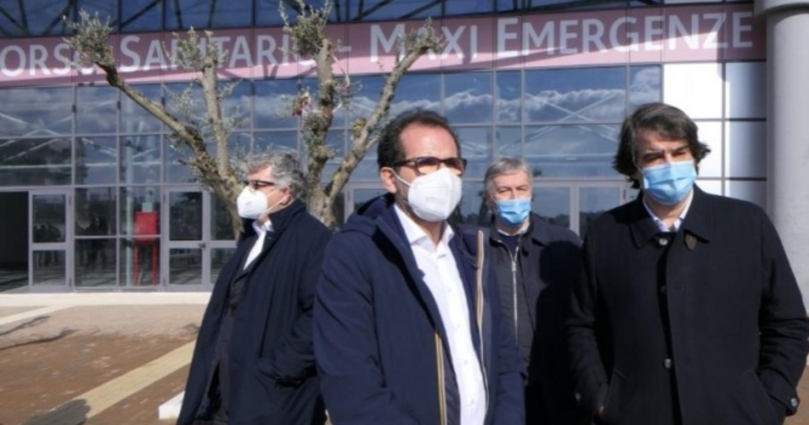 Fitto e Gemmato presentano il bilancio della «impietosa» gestione della pandemia Covid in Puglia
