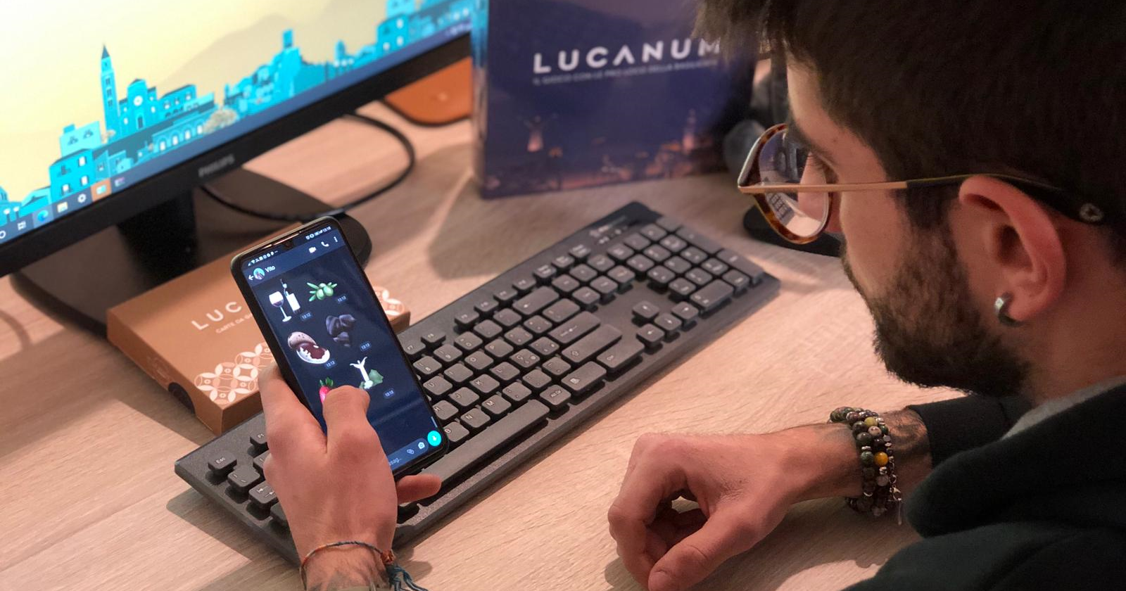 Lucanum crea gli stickers per chattare alla lucana