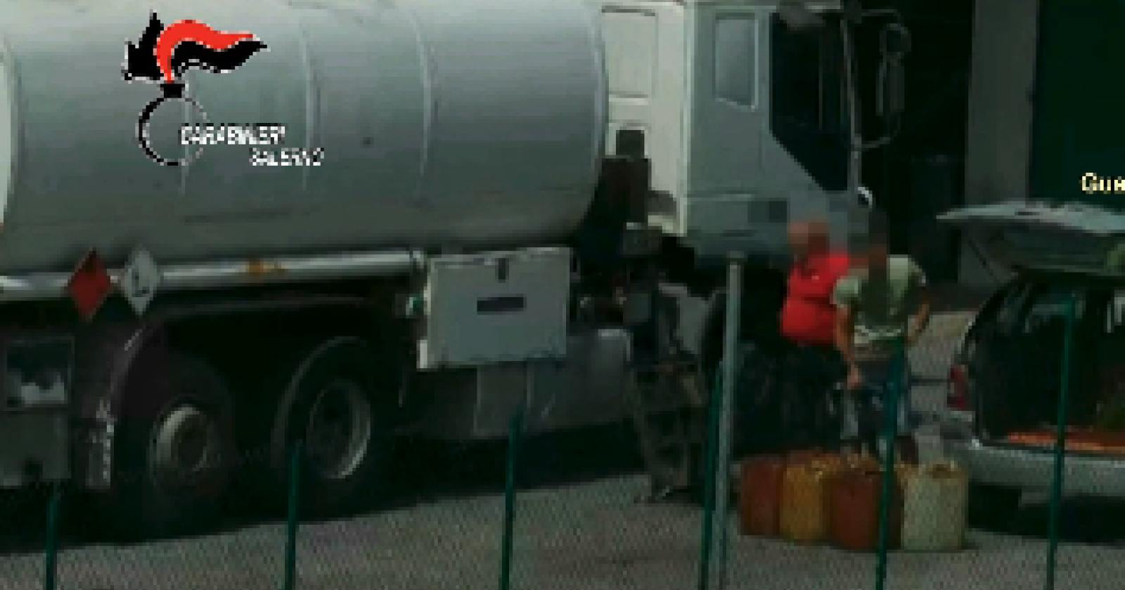 Sull'asse Campania-Puglia clan mafiosi casalesi (i Diana) e tarantini (i Cicala) hanno scoperto «una vera e propria miniera d'oro nero»: 37 arresti 