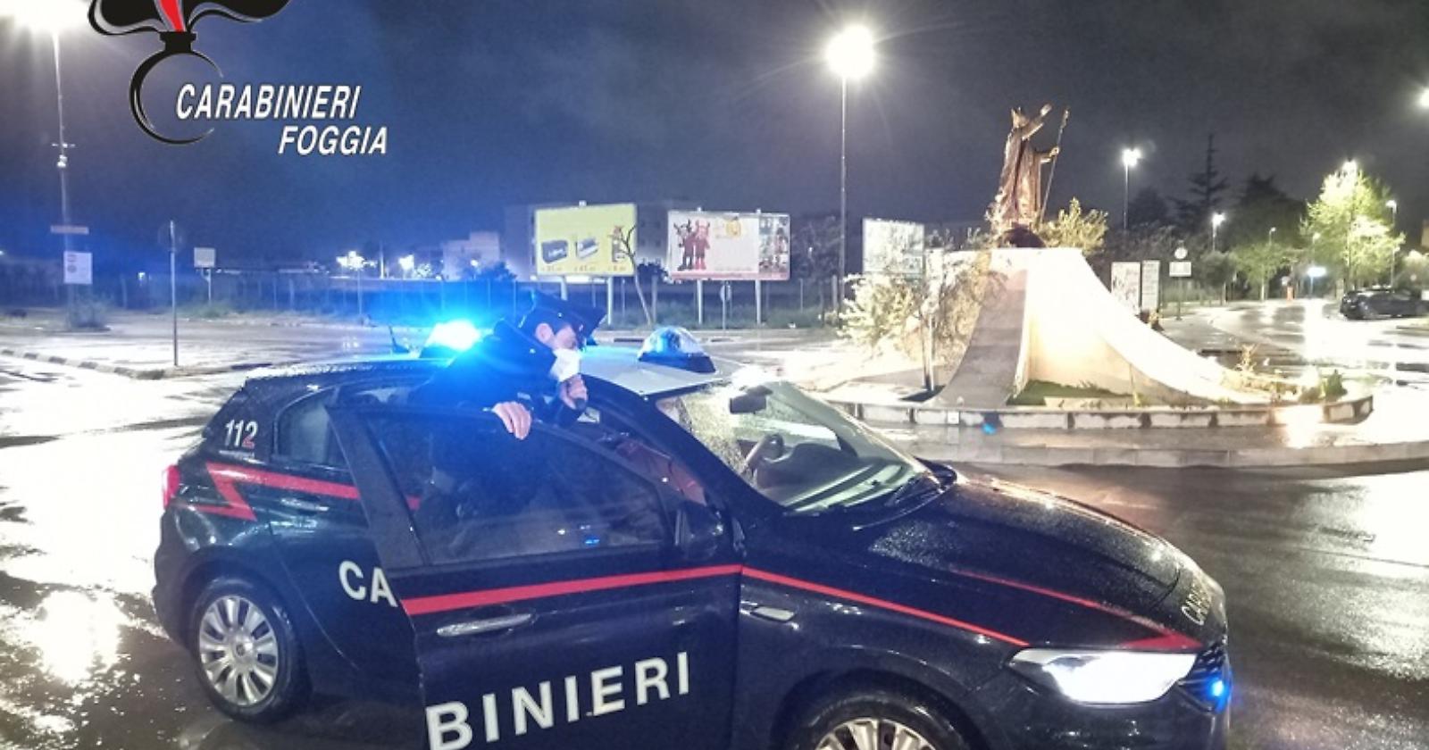 Finisce male per un 32enne pregiudicato di Cerignola il furto di un'auto, con i Carabinieri che gli danno la caccia