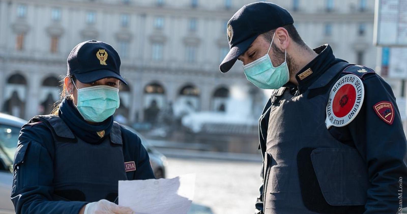 L'Italia in giallo con Basilicata, Puglia, Calabri, Sicilia e Valle d'Aosta in arancione: solo la Sardegna resta rossa