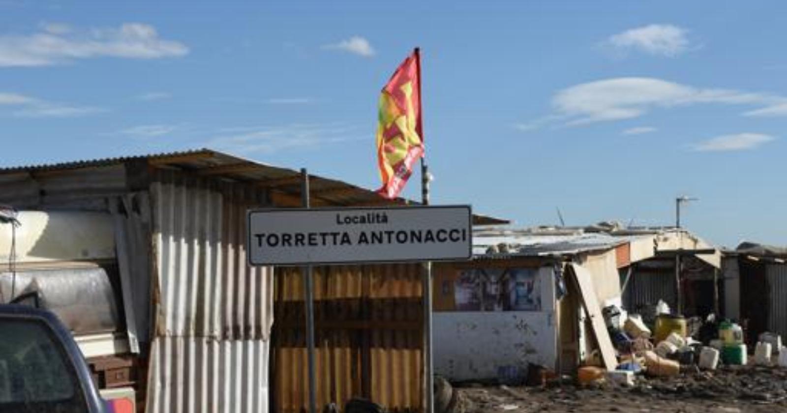 Dopo l'attentato ai migranti, il prefetto di Foggia decide la vigilanza armata a Torretta Antonacci