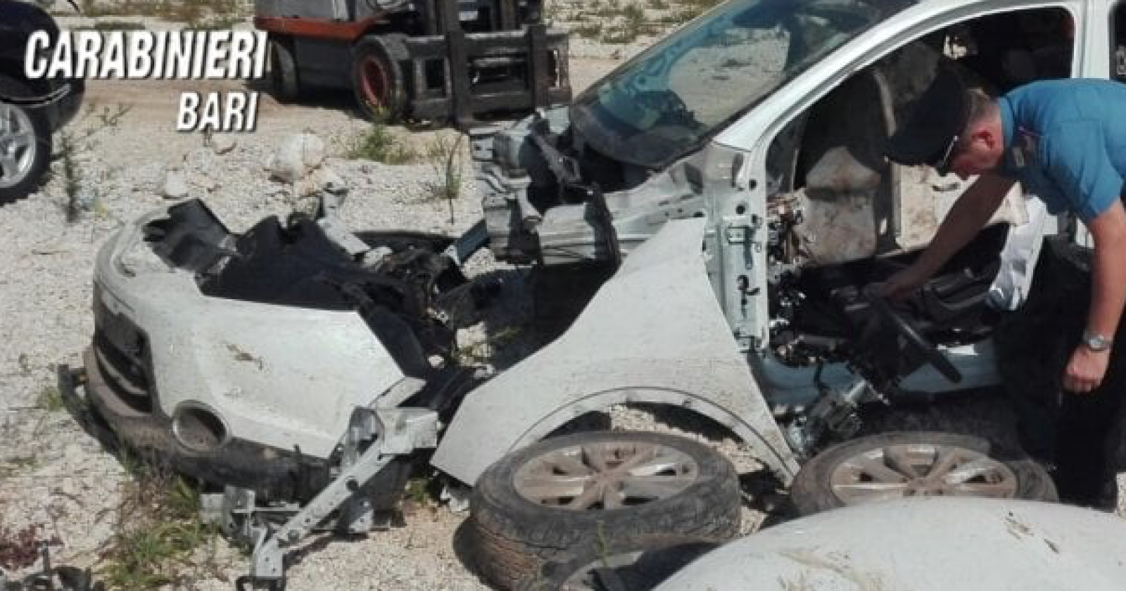 Rubavano auto a Bari e le "macellavano" a Foggia per poi rivendere i pezzi: 5 arresti
