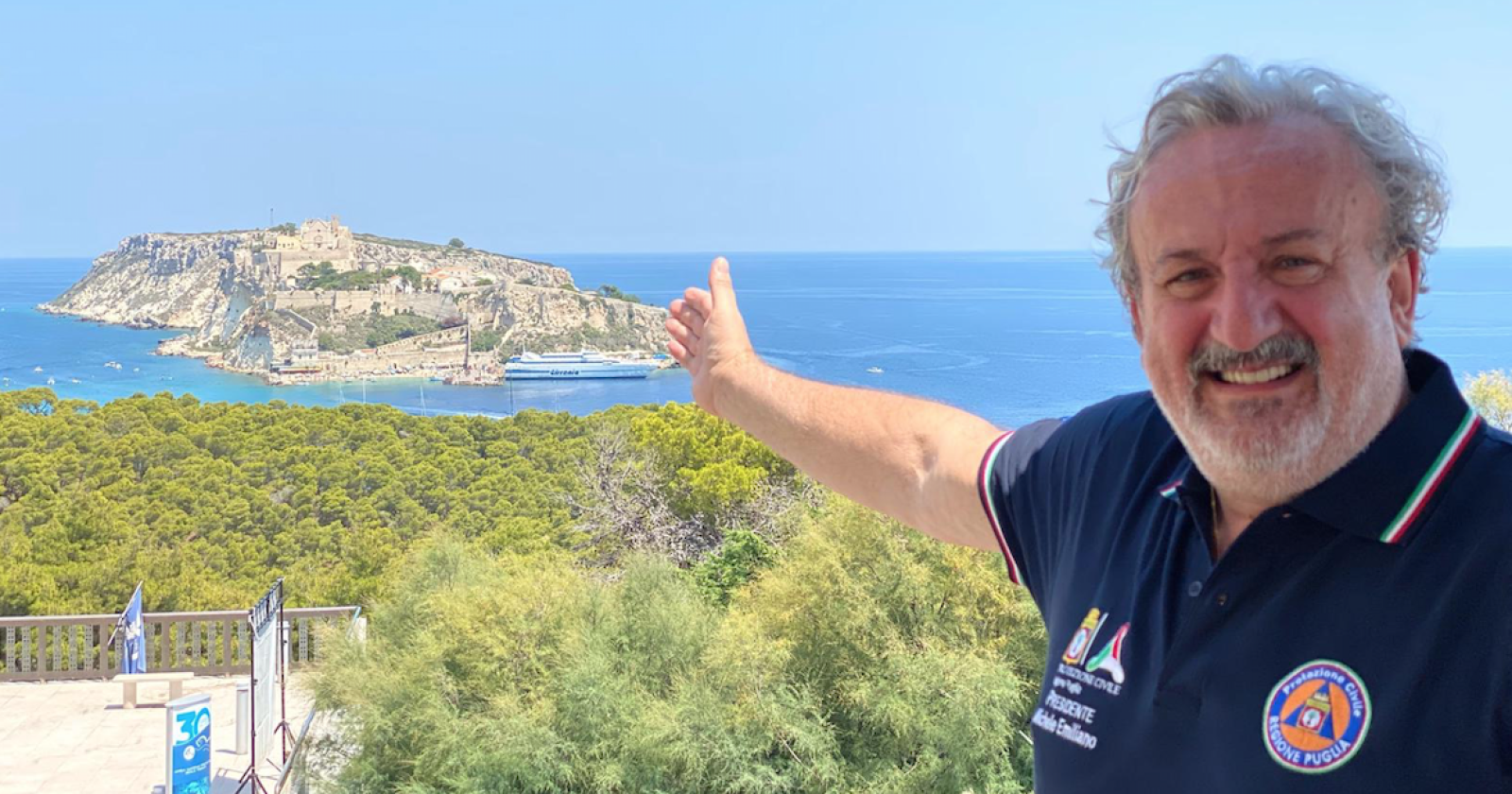 Per far ripartire il turismo in Puglia Emiliano chiede regole chiare a Draghi. E annuncia la vaccinazione di massa alle Tremiti