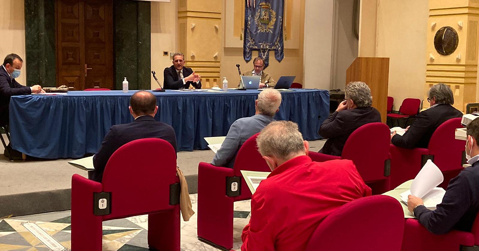 Chi l'ha detto che non c'è trippa per Gatta? Così il presidente della Provincia indica la strada per sfruttare i patti territoriali