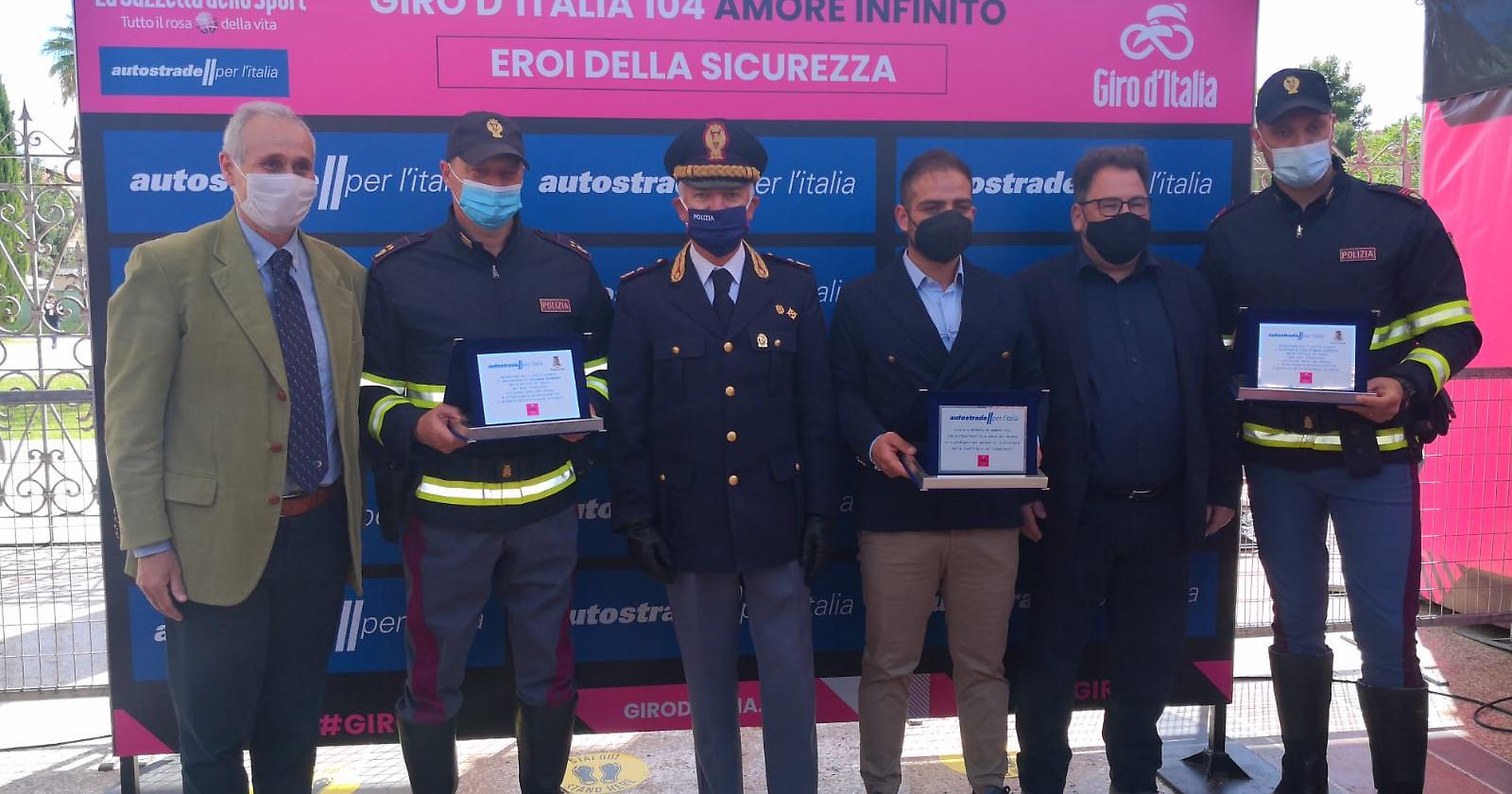 Al Giro d'Italia tornano a correre anche gli "Eroi della Sicurezza" della Polizia