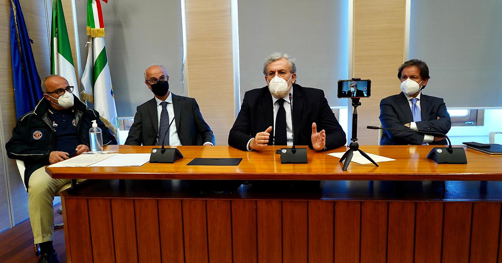 In Puglia parte la prenotazione delle vaccinazioni nelle aziende