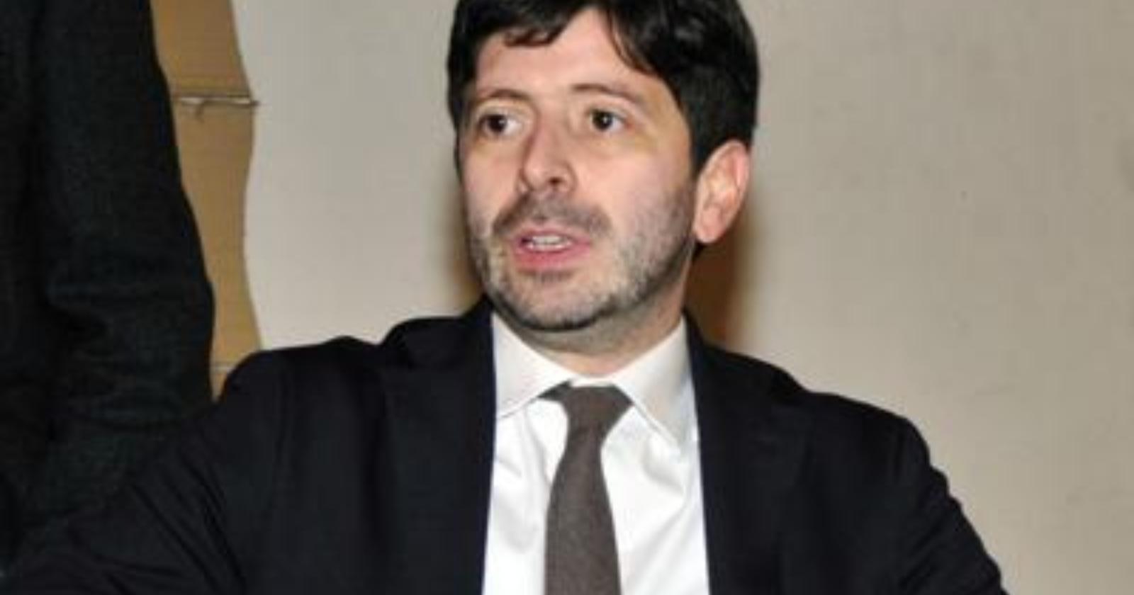 Speranza cita il Papa: «Peggio di questa crisi c’è solo il rischio di sprecarla»