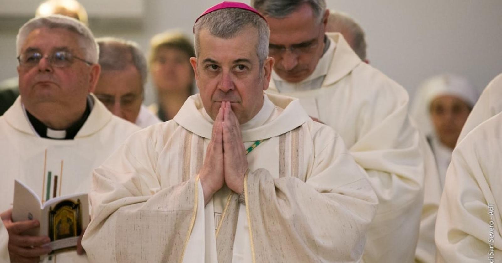 Dura reprimenda del vescovo di San Severo: «Troppa cultura mafiosa, violenza infame, in questa città. Si respira un'aria avvelenata»