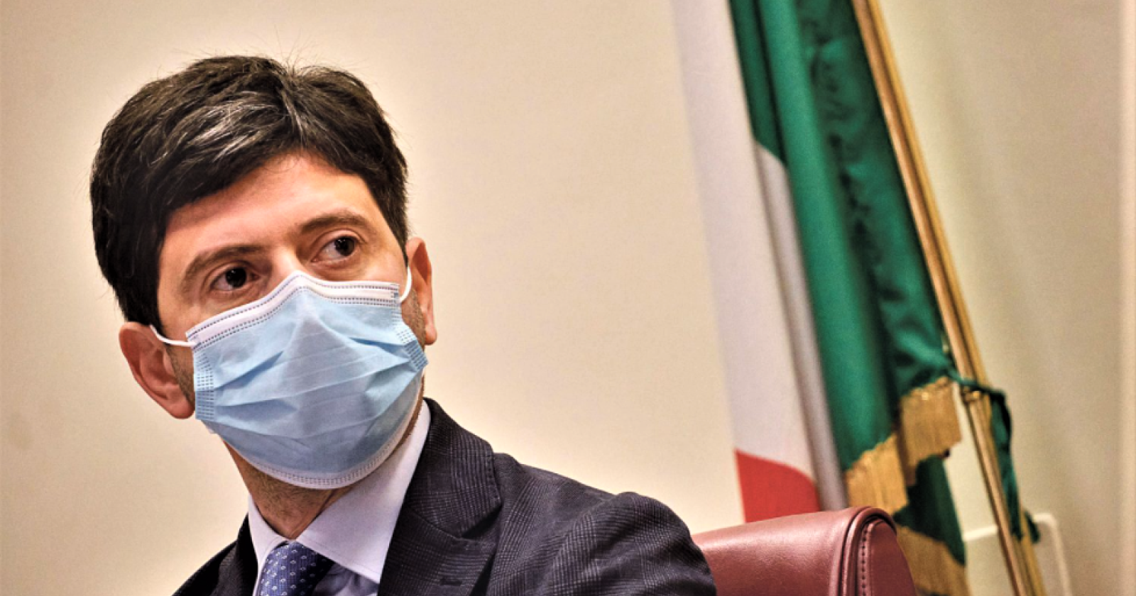 Speranza: «Il Green Pass è uno strumento per limitare le restrizioni»