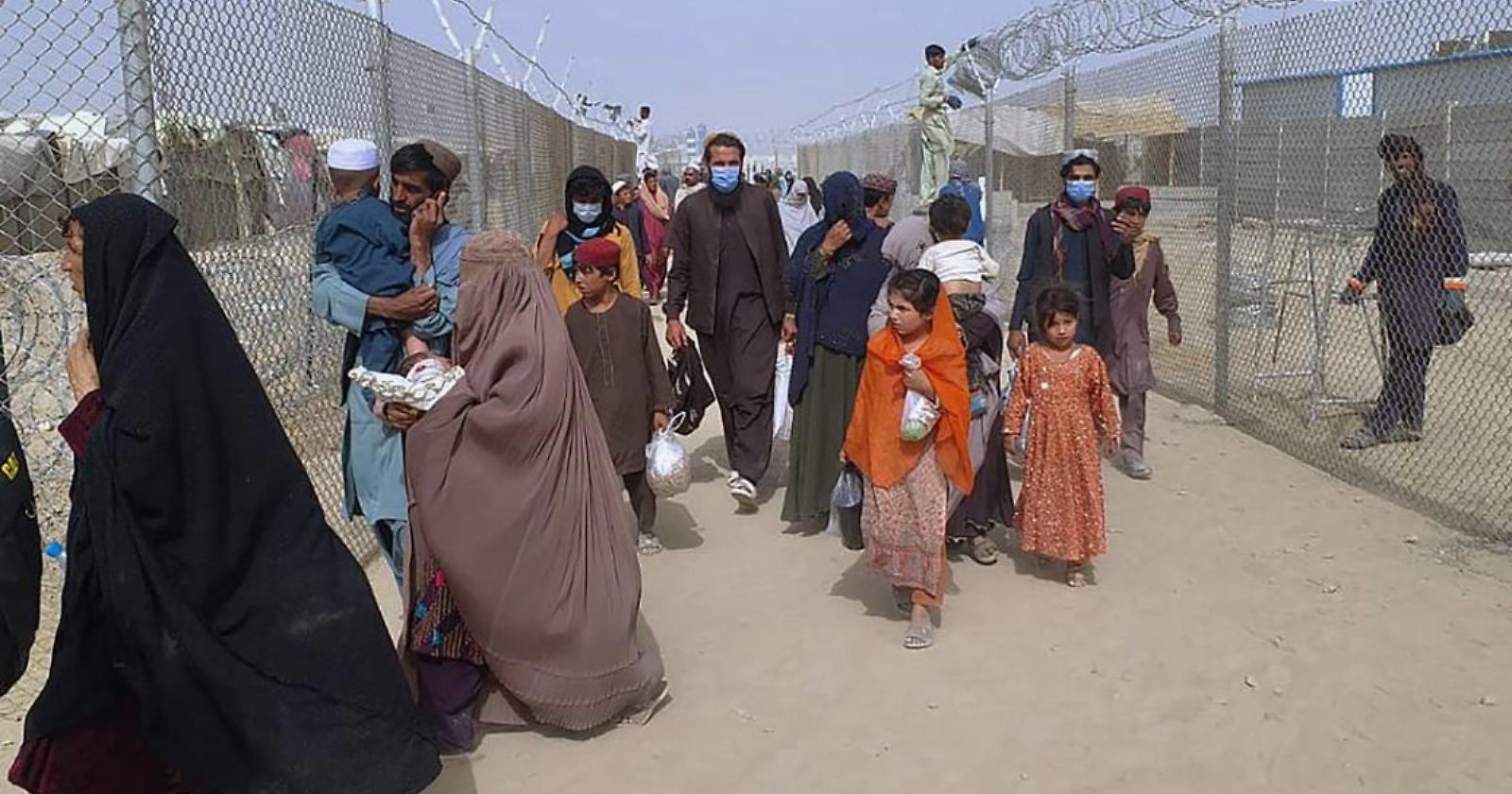Afghanistan: l'Europa teme la crisi dei rifugiati, la Grecia alza i muri