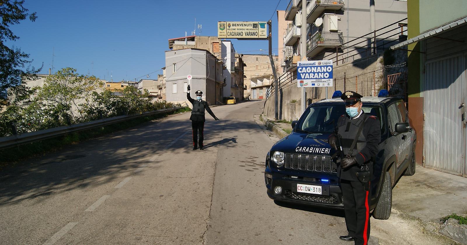 Per costringerla a tornare con lui, minaccia di divulgare le sue foto intime: arrestato 47enne di Cagnano Varano