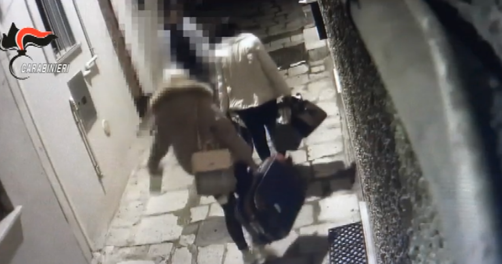 Sgominata la cricca sfrutta badanti: «Traffico disumano»