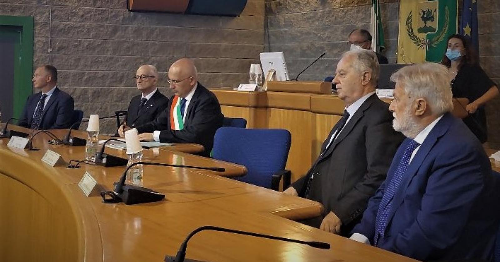 Melfi, cittadinanza onoraria ai membri del Comitato per il Millenario. Valvano: «Personalità eccellenti»