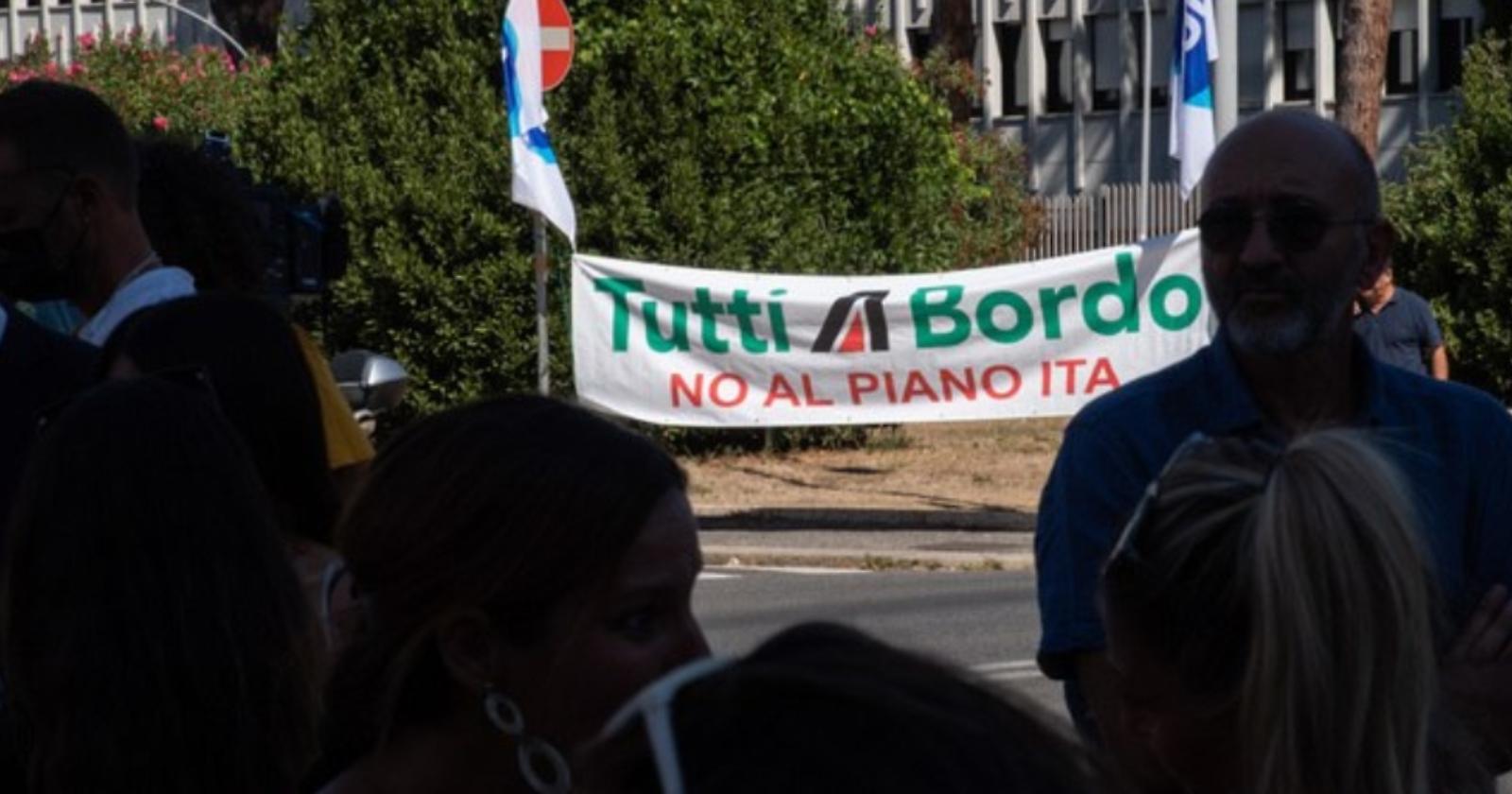 «Quella di Ita è una questione vergognosa»: a Potenza il segretario della Uil, Bombardieri, fa il punto