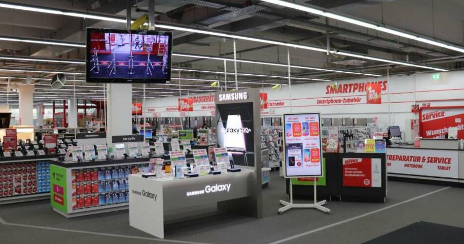 Non solo Stellantis. Anche il mercato degli smartphone in difficoltà per la crisi dei chip